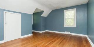 330 North Franklin Avenue Gallery 8