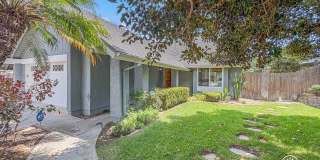 SD: Stunning 4BD/3BA Home in Vista with Panoramic Views, Private Balcony & Large Yard Gallery 3