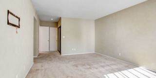 Spacious & Bright 3BR Condo with Bonus Room, Secured Parking & Hollywood History! Gallery 14