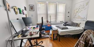 Bright and Sunny Updated 3-bed/1-bath near Loyola Gallery 16