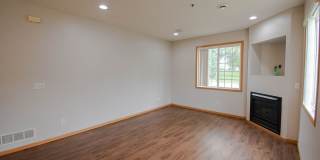 Rare 3 bedroom end unit Boulder Ridge townhome! Gallery 4