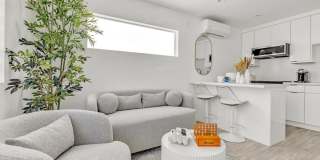 7076 Park Manor Gallery 11