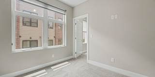 2 Bed, 1 Bath Townhouse with Roof Top Deck Gallery 13