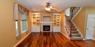 Lakefront home in Grassfield School District Gallery 1