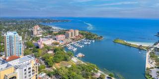 235 10TH AVENUE NE Gallery 35