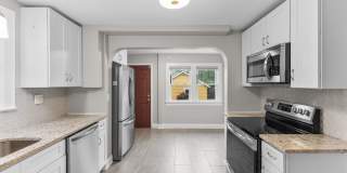 Charming 3-Bed Dutch Colonial with Modern Updates & Massive Yard – Minutes from German Village! Gallery 27