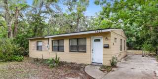 5453 Oak Forest Drive Gallery 3
