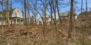 Private House on iuka ave Ravine – Central Campus – Newly Renovated - Flexible Pricing Gallery 5