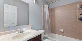 Elegant Townhome in Sought-After Groveton Woods Gallery 20