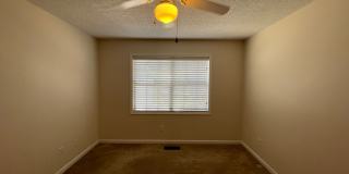 Foxchase Subdivision! END UNIT CLOSE TO COMMUNITY POOL Gallery 11