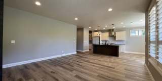 Elegant South Cooper Mountain Home with 4 Bedrooms, Bonus Room, Main-Level Suite & Designer Finishes Gallery 17