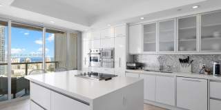 1425 Brickell Ave Gallery 22