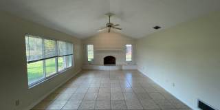 Spacious 3 Bedroom home in Pelican Bay- Golf Course View Gallery 9