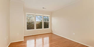 1 Bed 1 Bath - North Bethesda Condo - 1 Reserved Parking Space Gallery 5