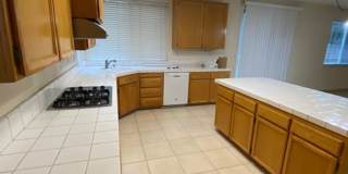 Rare Find! 5 bedroom spacious family home in a gated community Roseville. Gallery 10