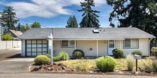 Spacious 3 Bedroom 1 Bath Ranch House  in Milwaukie! Washer and Dryer Included! Gallery 1