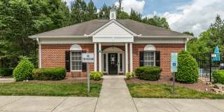 3be / 2.5ba Townhouse with Screened Porch and Community Pool in North Durham Gallery 22