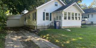 Spacious 2 Bedroom Home Near Iowa State with Garage, Finished Attic & Extra Living Area Gallery 1