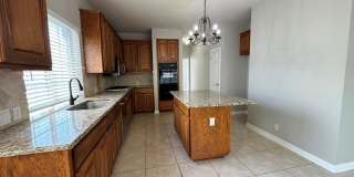 Bright home with big windows & open floorplan available in Circle C Ranch! Gallery 10