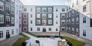 75 Canal Gallery 32