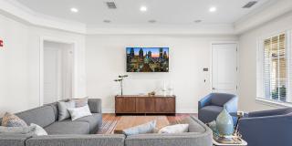Hills Parc Gallery 21