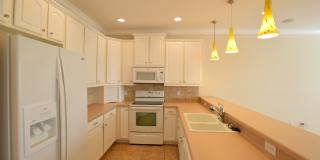 Beautiful 3 Bed 2.5 Bath 2 car garage Gated Townhouse for Rent in Sanford, FL! Greystone Subdivision! Gallery 7