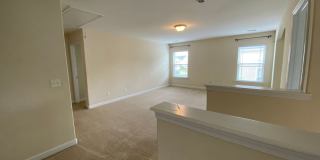 4 bedroom 2.5 bath home with a loft Gallery 14