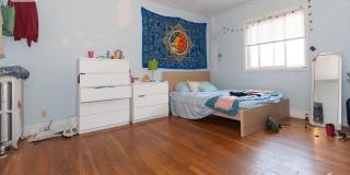 Gorgeous Brighton Townhouse (<$1000 per person!!) available 9/1/26 Gallery 3