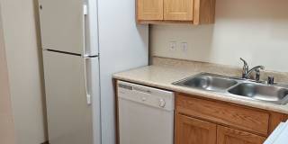 3 bedroom - elevators in building - 2nd floor unit with balcony! Gallery 7