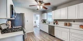 4BD, 2BA Chaffee Park Home with Yard and 1-Car Garage Gallery 7