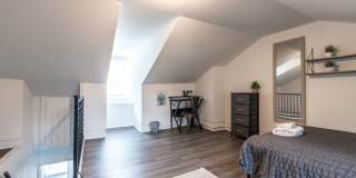 Renovated 3BR in South Side Flats | 100 Walk Score | In-Unit Laundry Gallery 10