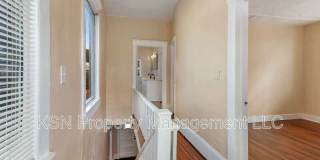 1921 Reynolds Street Gallery 34