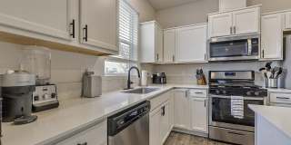898 N 18th Avenue ~ Spacious & Immaculately Maintained Townhome Gallery 10