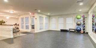 Henley at Kingstowne Gallery 16