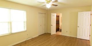 Available 3/2 house in Green Acres! Gallery 9