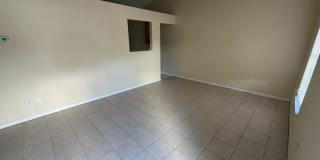 Cozy 2 Bed 2 Bath hlaf Duplex Gallery 3