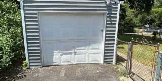 Updated 2 Bedroom, 1 1/2 Bath Home With Fenced in Backyard & 1 Car Garage! Gallery 16