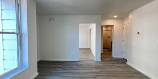 725 W Pratt Gallery 47
