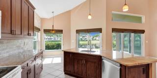 Amazing 4 Bedroom, 3 Bath home plus large 21'x11' loft located in Parkland Isles! Gallery 28