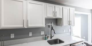 8201 CROSSBROOK Court Gallery 4