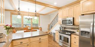 Live the ultimate Westside Bend lifestyle! Gallery 22