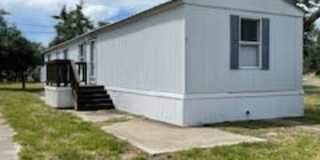 1800 North Live Oak Street Gallery 6