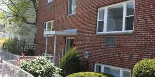 Charming 2 Bedroom-No Broker Fee Gallery 1