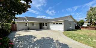 Updated and Spacious 4 Bedroom in Laguna Lake Gallery 1