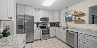 Southside Savannah Gem – 4BR Home in Windsor Forest with Sunroom & Patio Gallery 29