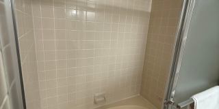 Short-mid term housing, furnished condo 2 bed/2 bath walking distance to Pearl St., CU and close to Hiking and Biking Gallery 25