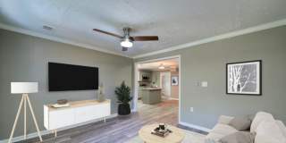 Room in 4 Bedroom Home at Grand Ave SW Gallery 5