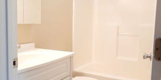 2 Bed/1.5 Bath Townhouse with Garage - 8/5/2026 Gallery 11