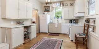 RESIDENTIAL/COMMERCIAL RENTAL - Charming historic home located downtown Opelika! (*Partially Furnished) RESIDENTIAL/COMMERCIAL RENTAL - Charming historic home located downtown Opelika! (*Partially Furnished) Gallery 5