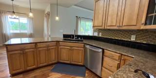 5 bedroom home with attached 3 car garage in Winchester Gallery 24